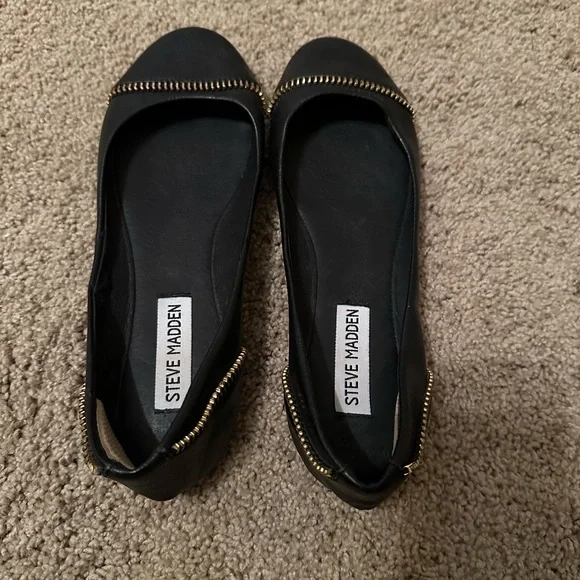 Steve Madden flats - Picture 1 of 2